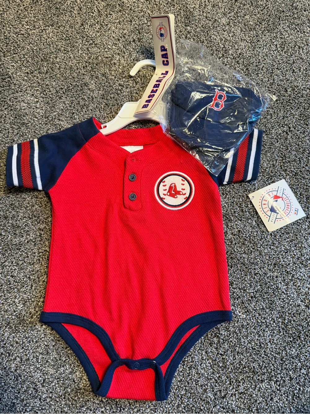 Genuine Merchandise Boston Red Sox Baseball One-Piece with Cap 6/9mon NWT